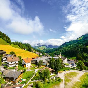 Blick auf das Dorf Auffach
