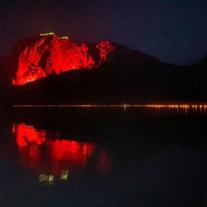 Berge in Flammen am Altausseer See